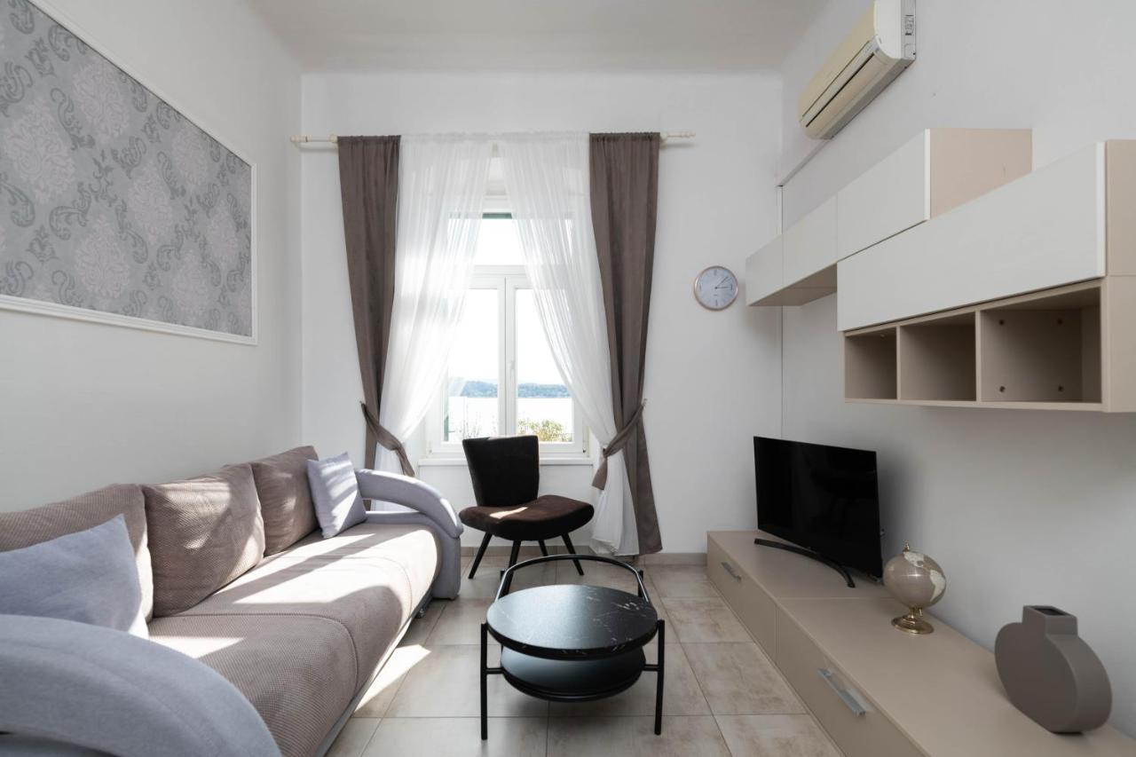 Apartment Val With Sea View 希贝尼克 外观 照片